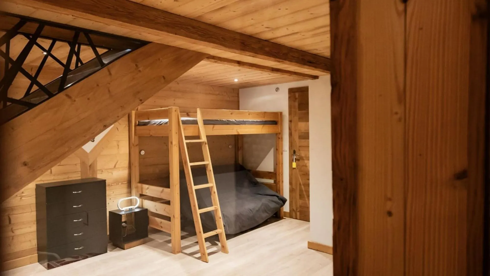 Appartement 4 Pieces, 3 Salles De Bains, Proche Centre Et Remontees Mecaniques, Chatel - Fr-1-676-173 France