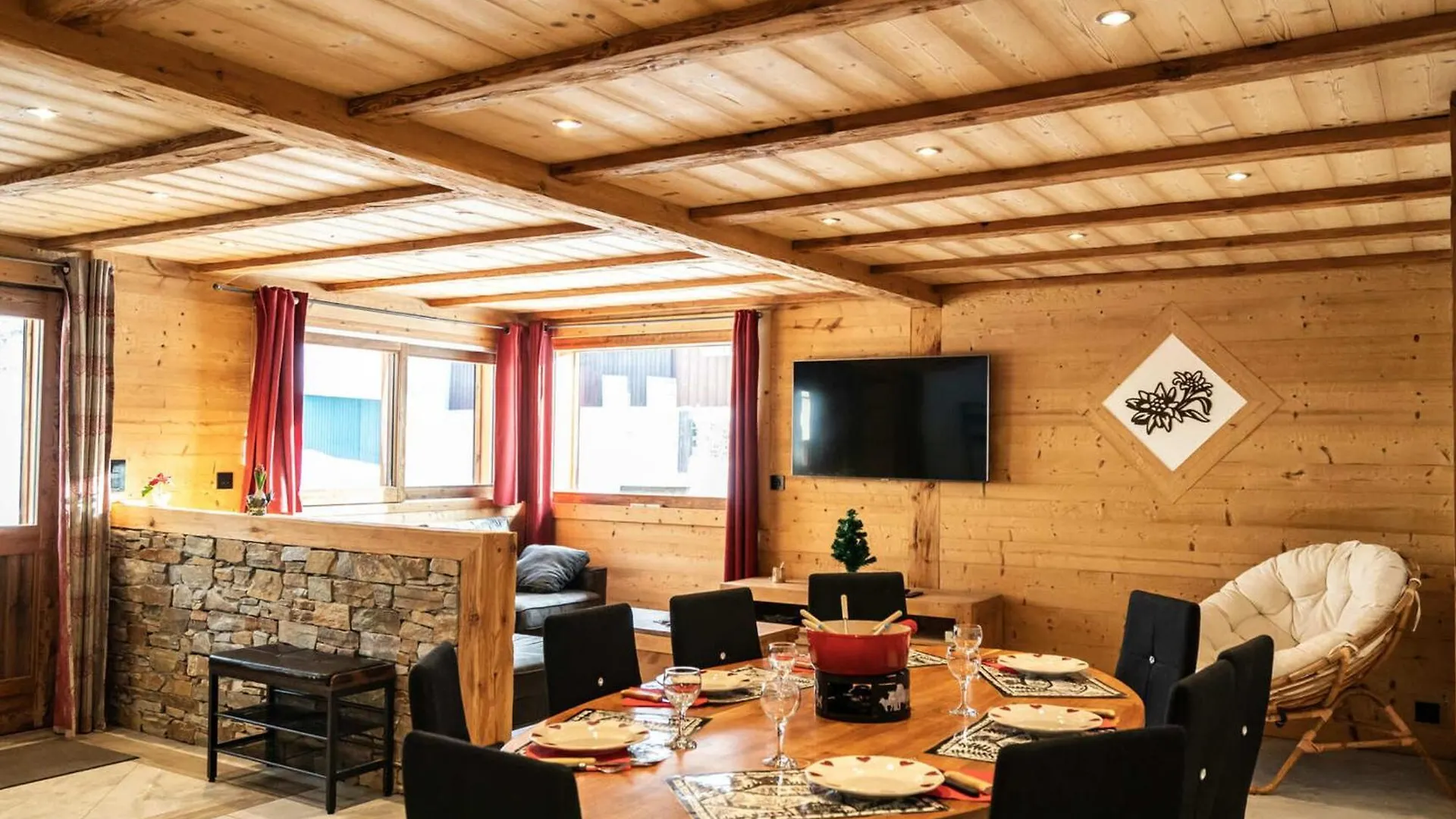 Appartement 4 Pieces, 3 Salles De Bains, Proche Centre Et Remontees Mecaniques, Chatel - Fr-1-676-173 0*,  France