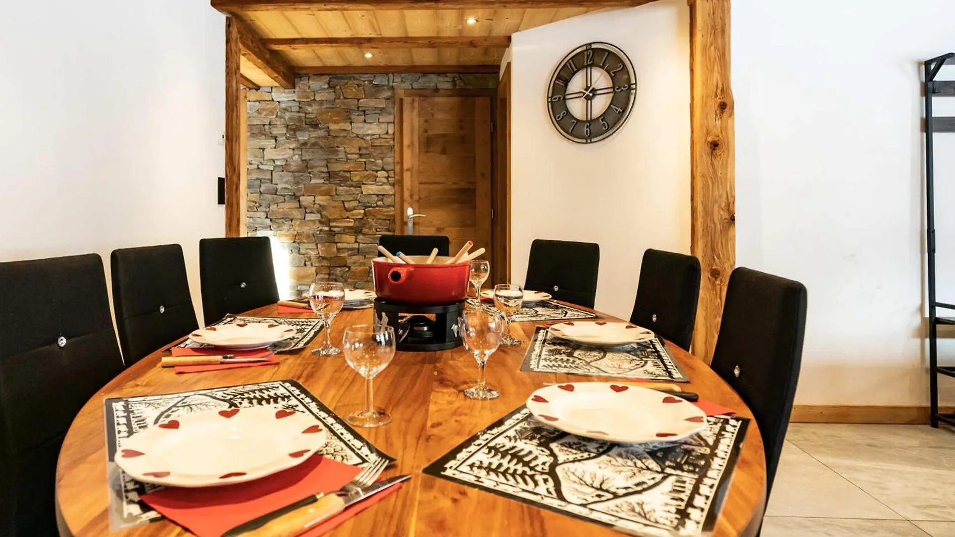 Appartement 4 Pieces, 3 Salles De Bains, Proche Centre Et Remontees Mecaniques, Chatel - Fr-1-676-173 Apartment