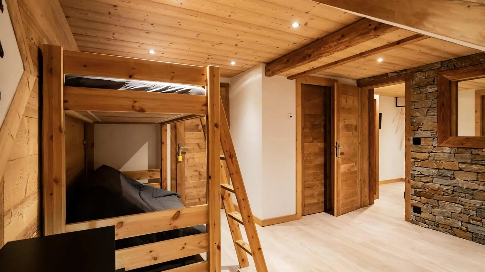 Appartement 4 Pieces, 3 Salles De Bains, Proche Centre Et Remontees Mecaniques, Chatel - Fr-1-676-173 0*,